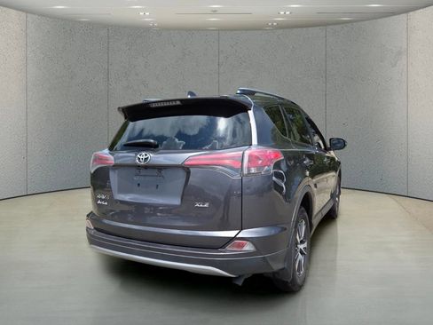 Used 2018 Toyota RAV4 XLE FWD image 5