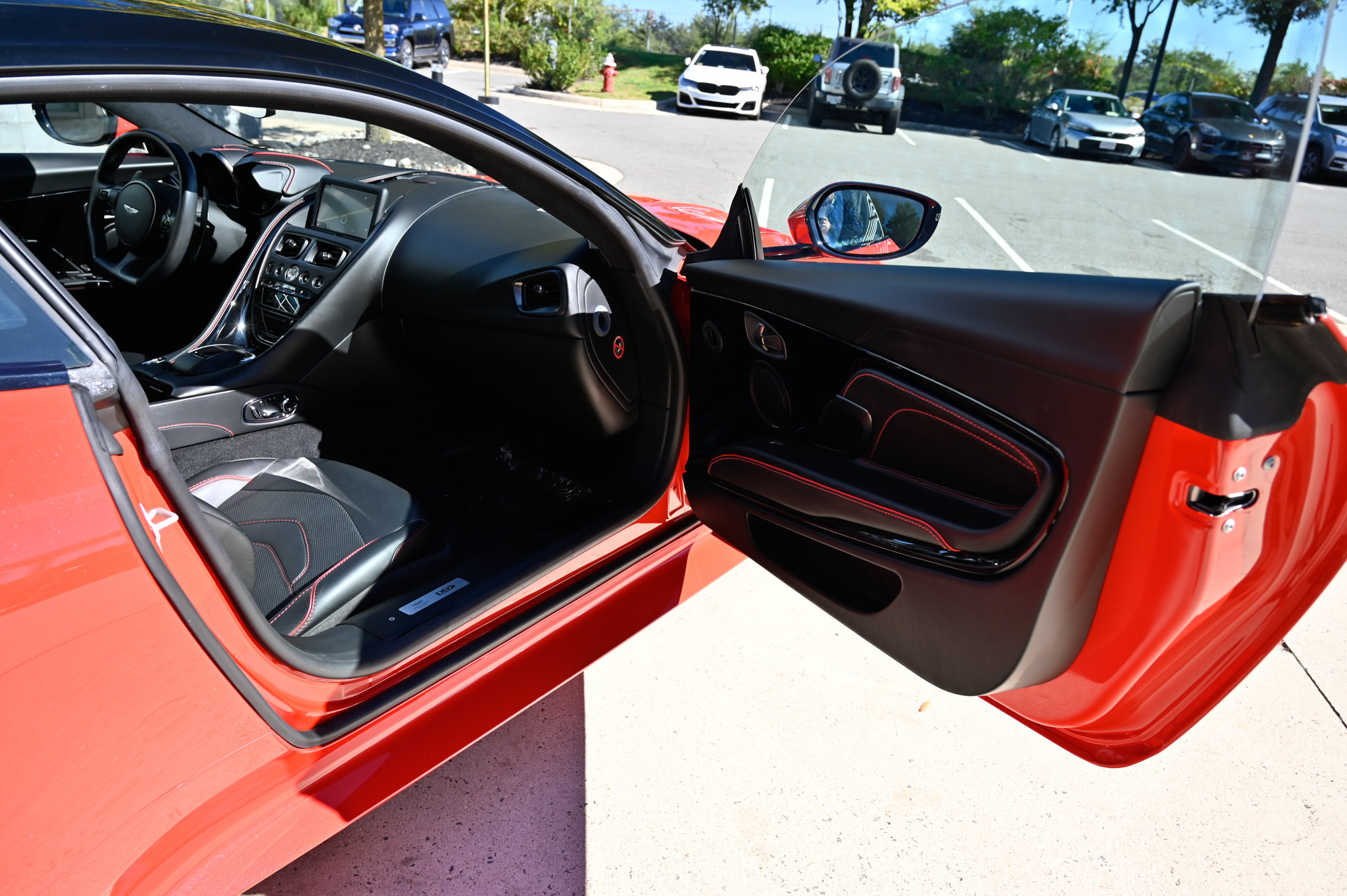 Used 2020 Aston Martin DBS Superleggera RWD image 38