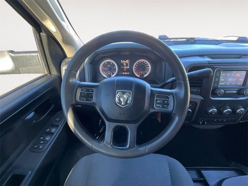 Used 2018 RAM 3500 Tradesman w/ Chrome Appearance Group image 12