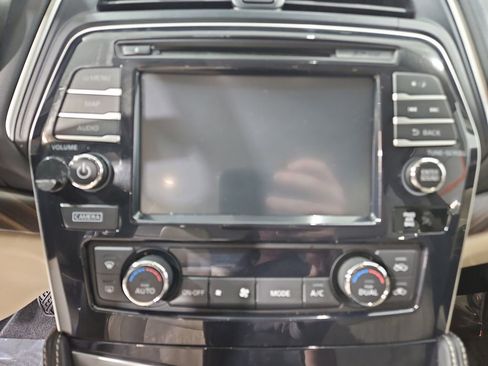 Used 2017 Nissan Maxima Platinum image 19