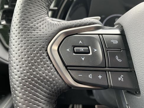 Used 2025 Lexus TX 500h AWD w/ Technology Package image 19