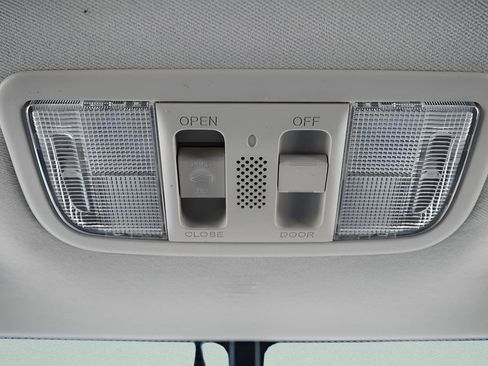 Used 2017 Honda HR-V EX-L image 18