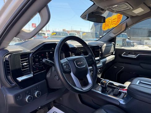 Used 2022 GMC Sierra 1500 SLT w/ SLT Convenience Package AWD/4WD image 13