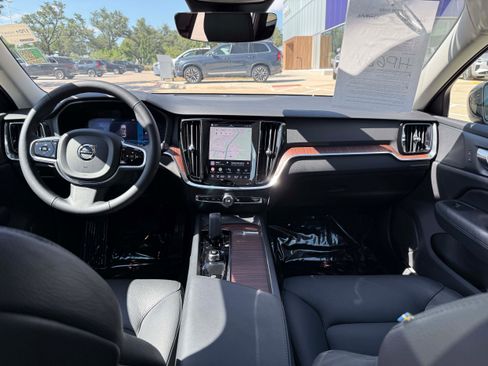 Certified 2025 Volvo V60 B5 Cross Country Plus AWD/4WD image 17