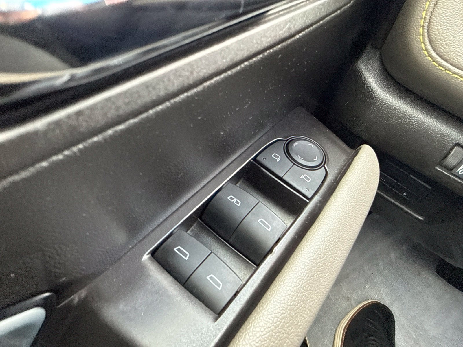 Used 2024 Chevrolet Colorado ZR2 w/ Safety Package AWD/4WD image 39