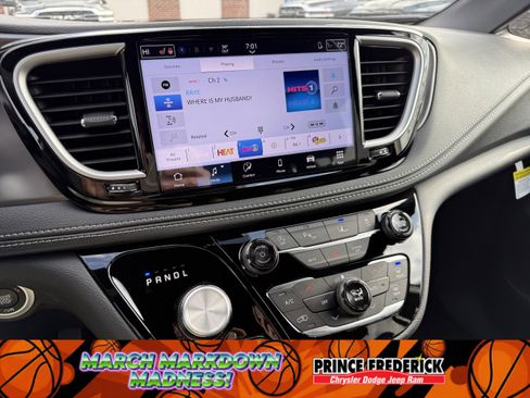 New 2026 Chrysler Pacifica Select image 23