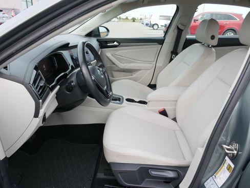 Used 2019 Volkswagen Jetta SEL image 16