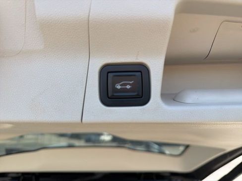 Used 2021 GMC Acadia Denali w/ Denali Ultimate Package image 24