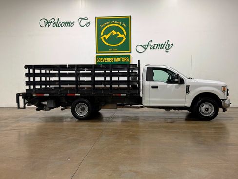 Used 2020 Ford F350 XL w/ Power Equipment Group RWD image 2