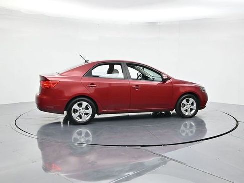 Used 2010 Kia Forte EX image 2