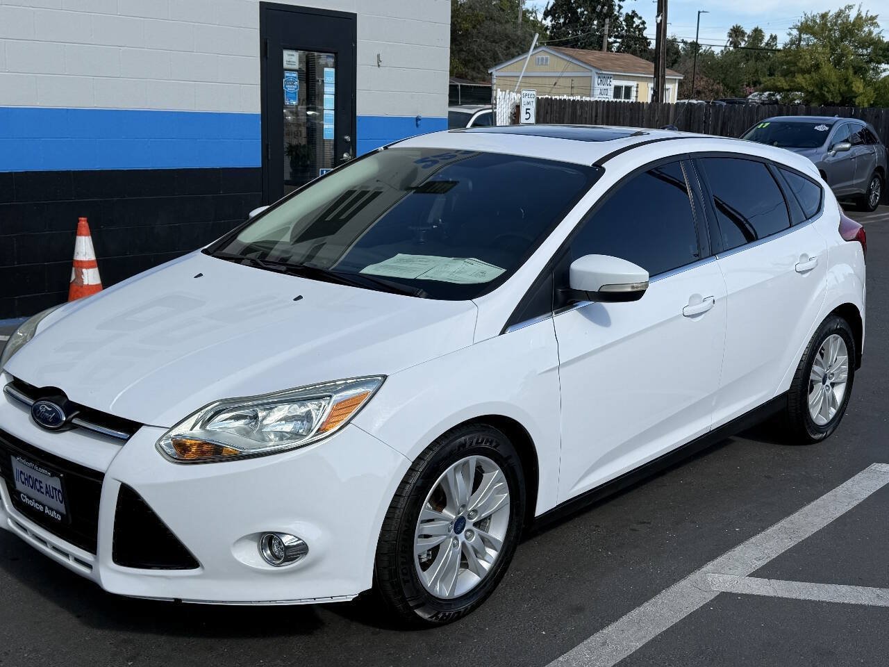 Used 2012 Ford Focus SEL FWD image 3