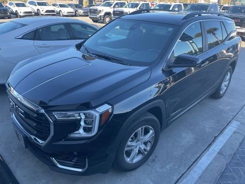 Used 2024 GMC Terrain SLE w/ Driver Convenience Package image 10
