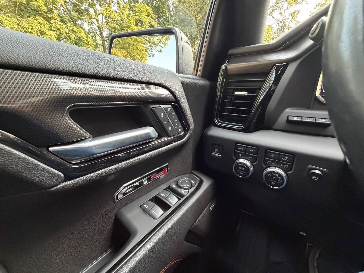 Used 2023 GMC Sierra 1500 AT4 w/ AT4 Premium Package AWD/4WD image 36
