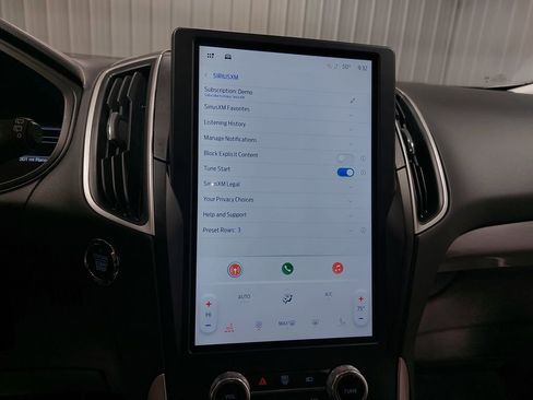 Used 2024 Ford Edge SEL image 40