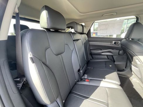 New 2026 Kia Sorento S image 30