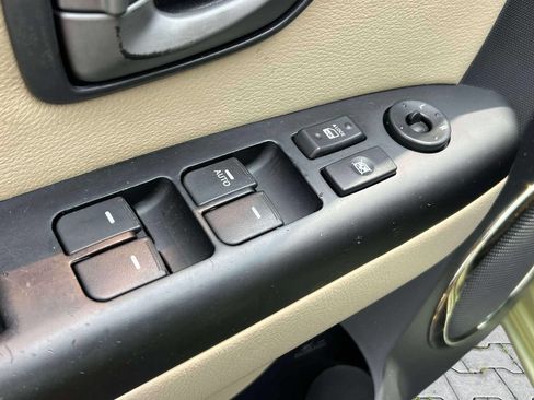 Used 2011 Kia Soul ! FWD image 16