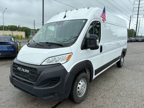 Used 2023 RAM ProMaster 2500 FWD image 2