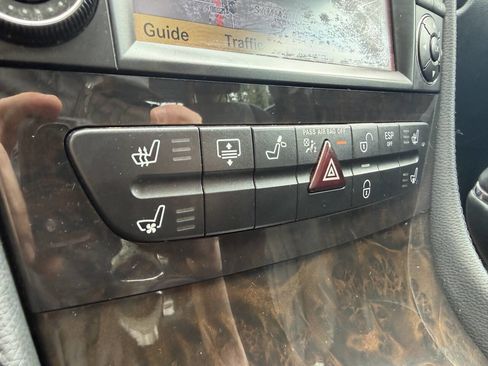 Used 2011 Mercedes-Benz CLS 550 image 23