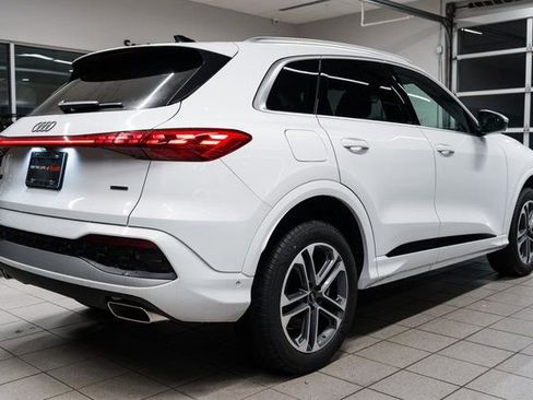 Used 2025 Audi Q5 Premium image 6