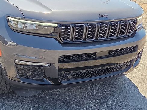 Used 2023 Jeep Grand Cherokee L Summit AWD/4WD image 9