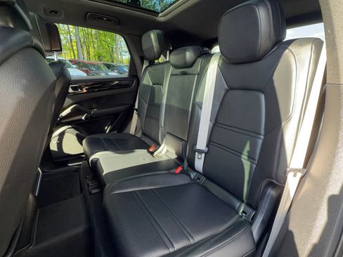 Used 2021 Porsche Cayenne AWD/4WD image 22