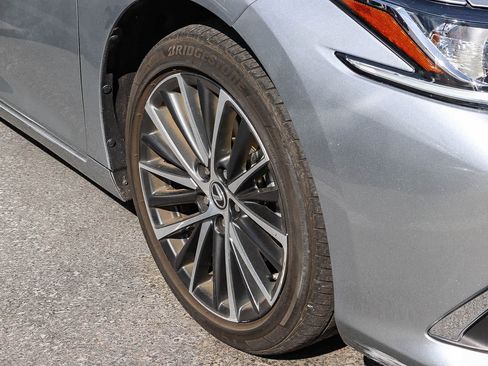 Used 2023 Lexus ES 350 w/ Premium Package image 4