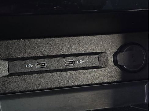 Used 2023 Volkswagen Taos SE image 16