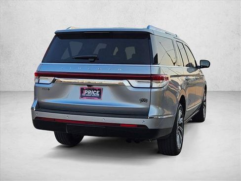 Used 2023 Lincoln Navigator L Reserve AWD/4WD image 5