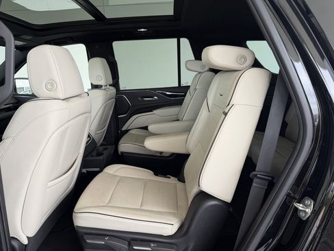 Used 2024 Cadillac Escalade Sport image 12