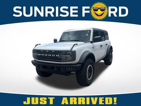 Used 2024 Ford Bronco Badlands w/ Sasquatch Package AWD/4WD image 1