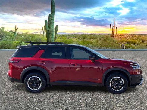 Certified 2023 Nissan Pathfinder Rock Creek image 6