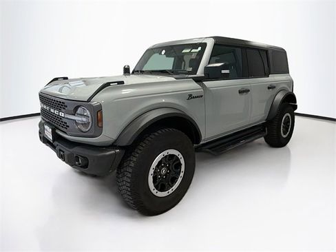 Used 2023 Ford Bronco Badlands w/ Sasquatch Package image 3