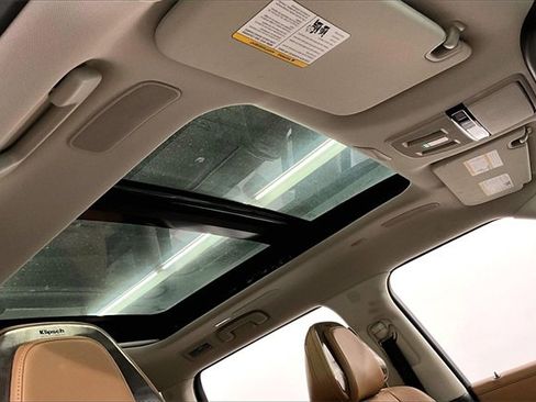 Used 2025 INFINITI QX80 Sensory image 18