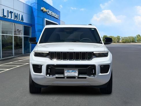 Used 2024 Jeep Grand Cherokee Overland AWD/4WD image 10