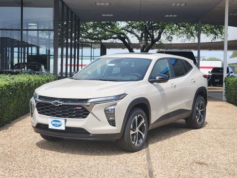 New 2026 Chevrolet Trax RS image 3