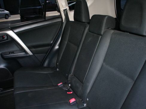 Used 2014 Toyota RAV4 LE AWD/4WD image 28
