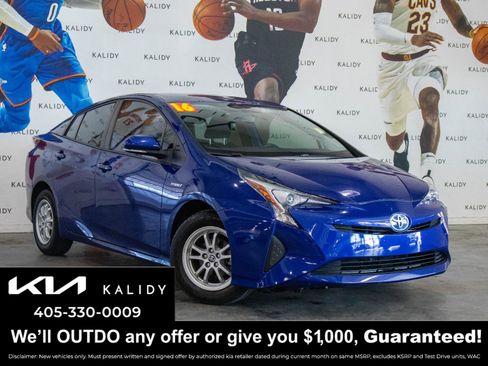 Used 2016 Toyota Prius Two image 1