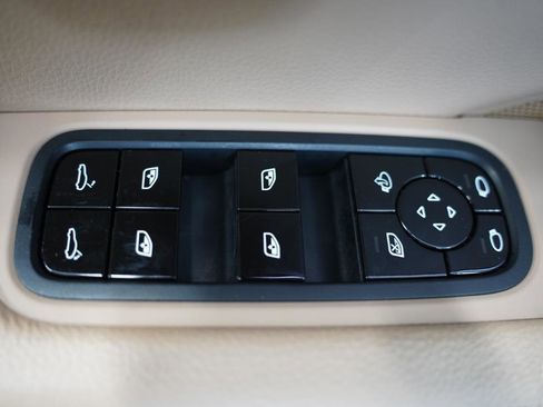 Used 2020 Porsche Cayenne image 29