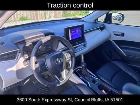 Used 2024 Toyota Corolla Cross LE FWD image 18