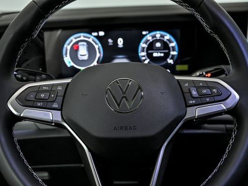 New 2026 Volkswagen Tiguan SE image 12