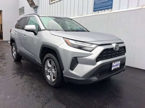 Used 2022 Toyota RAV4 XLE w/ Convenience Package AWD/4WD image 7
