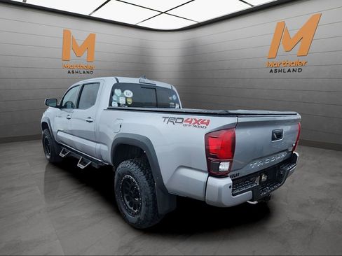 Used 2019 Toyota Tacoma TRD Off-Road w/ Technology Package image 3