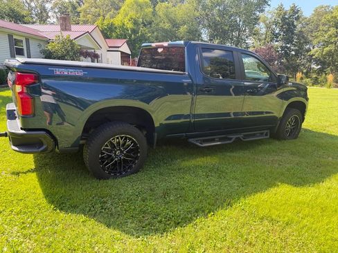 Used 2021 Chevrolet Silverado 1500 LT Trail Boss w/ Bed Protection Package AWD/4WD image 14