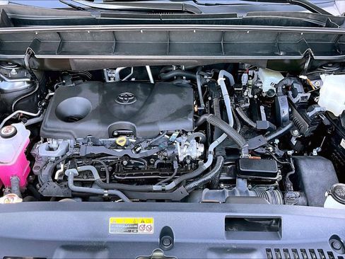 Used 2024 Toyota Highlander LE image 10