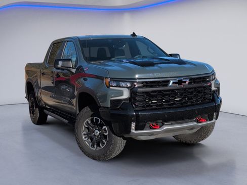 Used 2025 Chevrolet Silverado 1500 ZR2 w/ Technology Package image 2