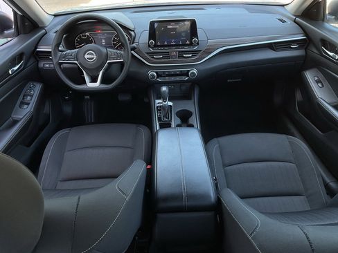 Used 2025 Nissan Altima 2.5 SV image 19