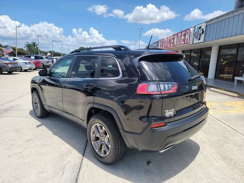 Used 2022 Jeep Cherokee Latitude Lux w/ Sun & Sound Group AWD/4WD image 3