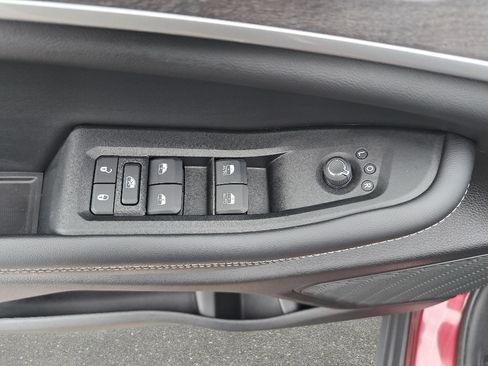 Certified 2024 Jeep Grand Cherokee Limited AWD/4WD image 28