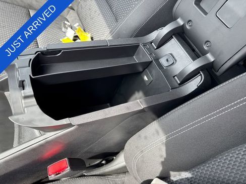 Used 2024 GMC Terrain SLE w/ Driver Convenience Package FWD image 21