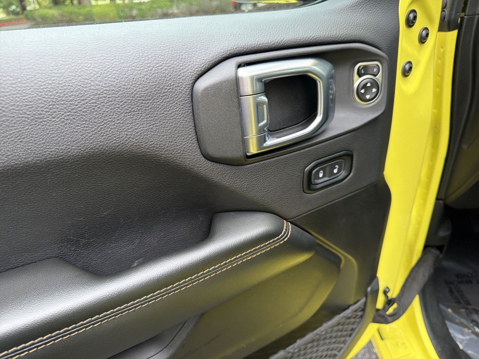 Used 2024 Jeep Wrangler Unlimited Sahara AWD/4WD image 14